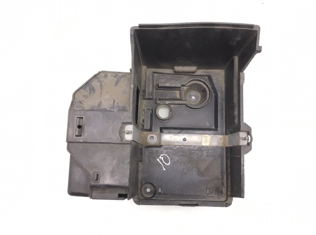 Полка аккумулятора для Ford Focus, 2006 г. 1.6 i бензин б/у — фото 5