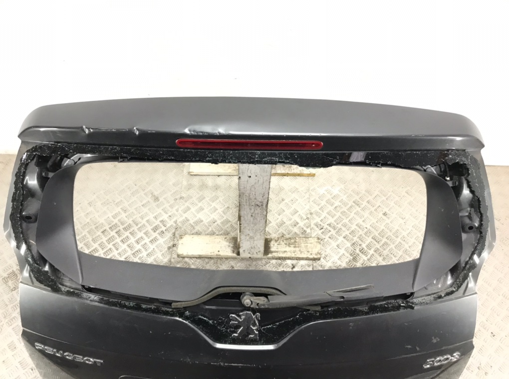 Крышка багажника для Peugeot 5008, 2010 г. 1.6 HDi дизель б/у — фото 2