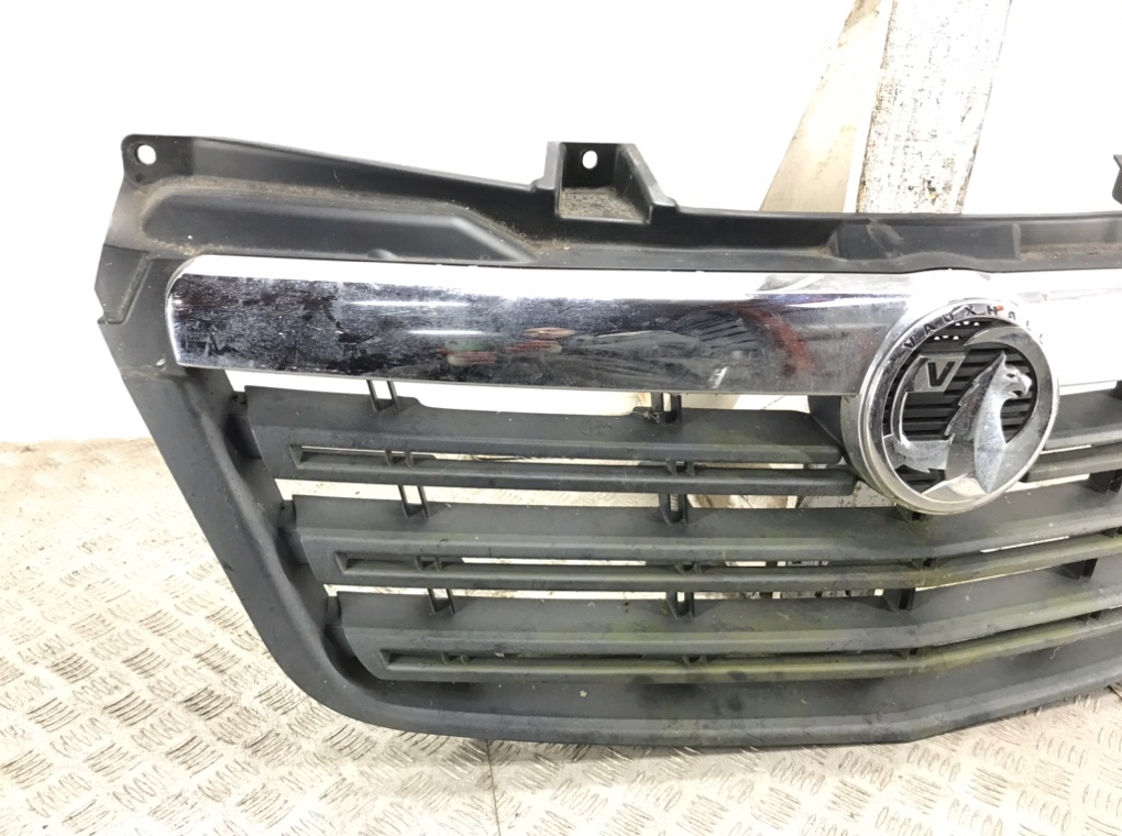 Решетка радиатора для Opel Movano, 2013 г. 2.3 CDTi дизель б/у — фото 3