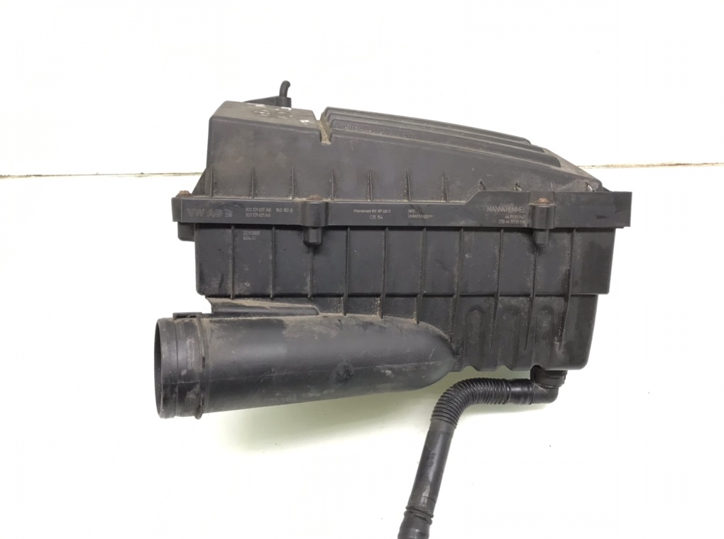 Корпус воздушного фильтра для Volkswagen Jetta, 2006 г. 2.0 TDi дизель б/у — фото 3