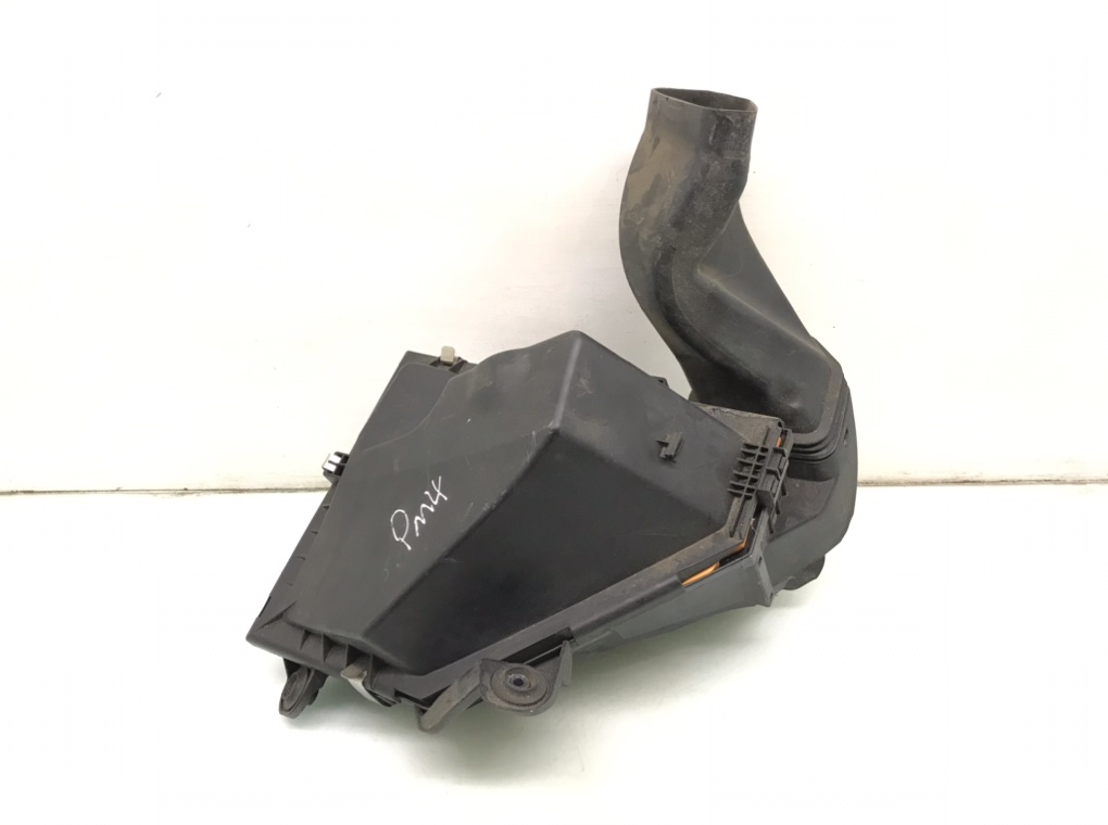 Корпус воздушного фильтра для BMW 1 E87/E81/E82/E88, 2008 г. 2.0 TD дизель б/у — фото 2
