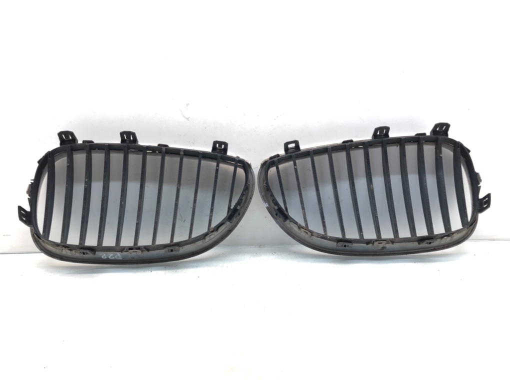 Решетка радиатора для BMW 5 E60/E61, 2007 г. 2.0 TD дизель б/у — фото 2