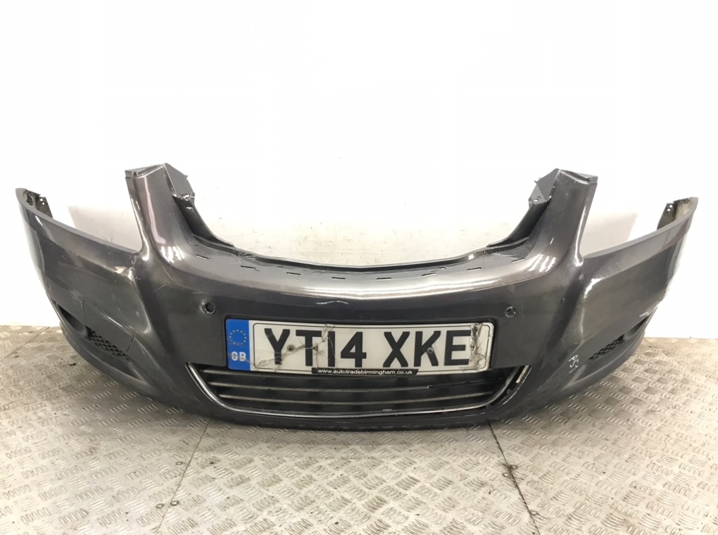 Бампер передний для Opel Zafira, 2014 г. 1.7 CDTi дизель б/у