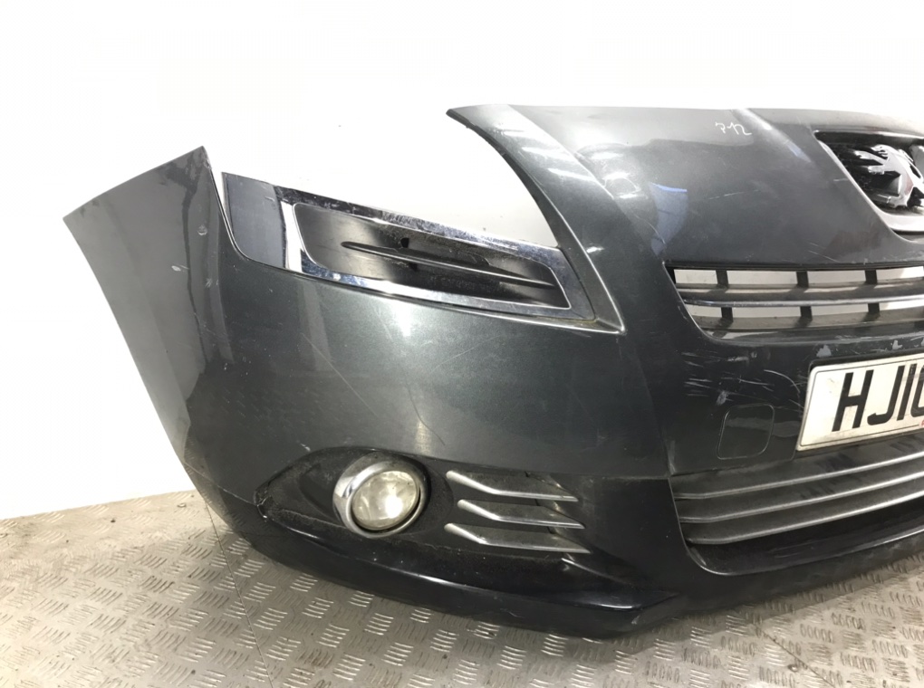 Бампер передний для Peugeot 5008, 2010 г. 1.6 HDi дизель б/у — фото 3