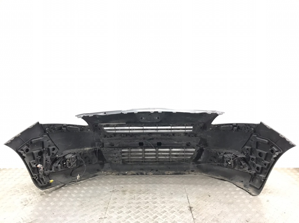 Бампер передний для Peugeot 5008, 2010 г. 1.6 HDi дизель б/у — фото 4