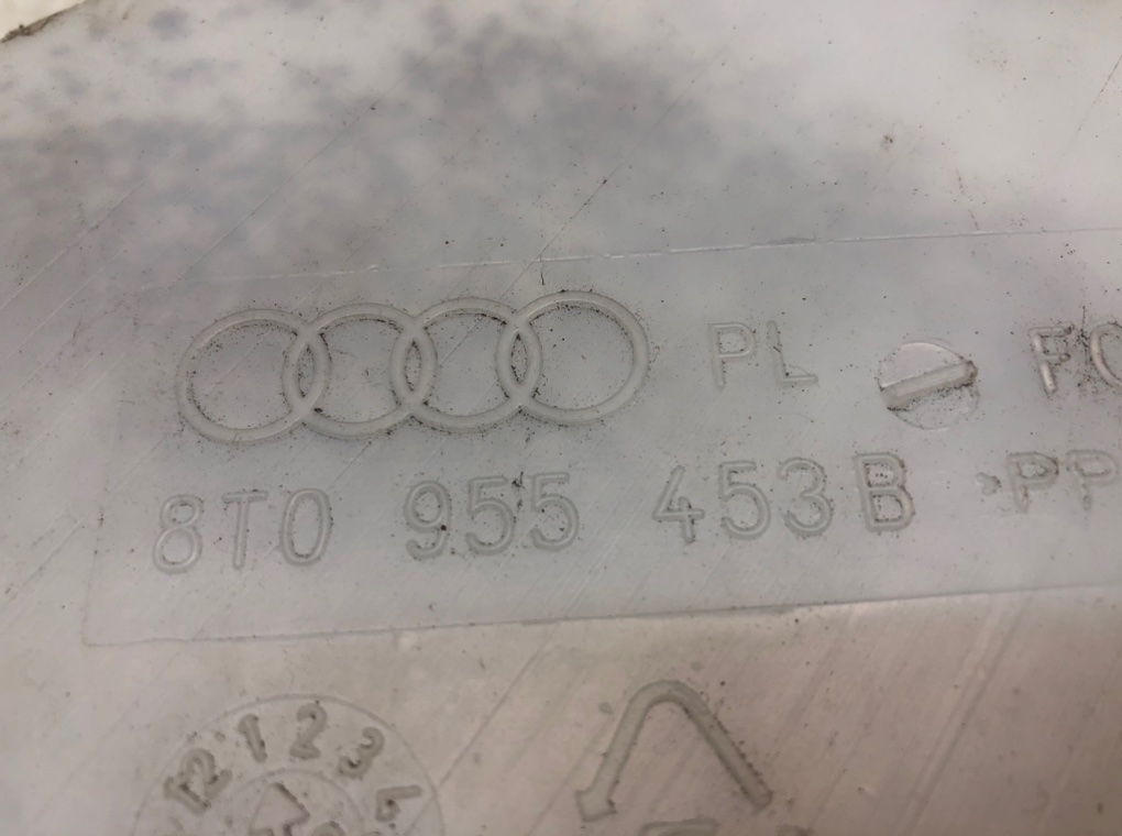 Бачок омывателя для Audi A4, 2008 г. 2.0 TDi дизель б/у — фото 6