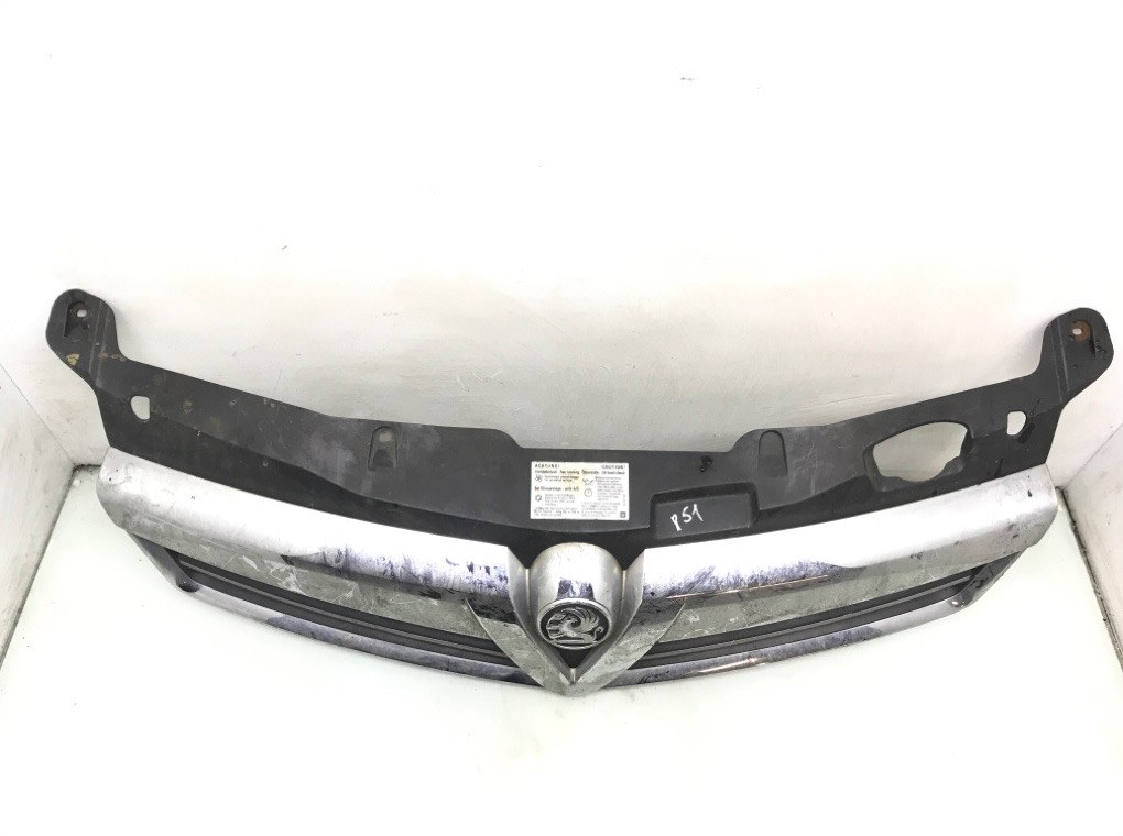 Решетка радиатора для Opel Astra, 2009 г. 1.7 CDTi дизель б/у — фото 2