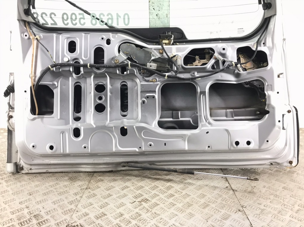 Крышка багажника для Honda CR-V, 2002 г. 2.0 i бензин б/у — фото 4