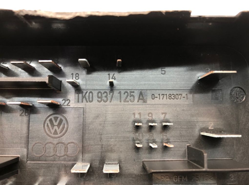 Блок предохранителей для Volkswagen Golf, 2006 г. 1.9 TDi дизель б/у — фото 7