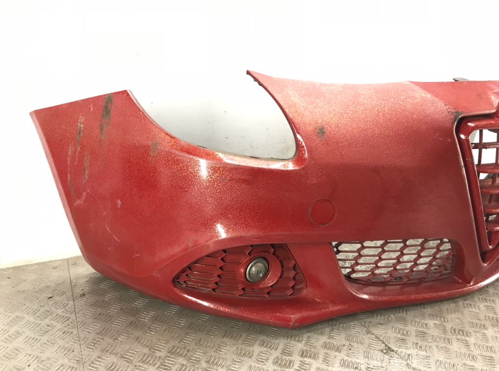 Бампер передний для Alfa Romeo Giulietta, 2011 г. 2.0 JTD дизель б/у — фото 3