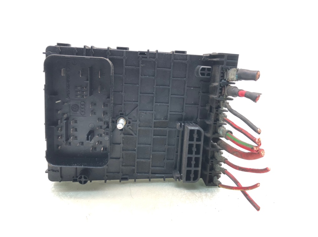 Блок предохранителей для Volkswagen Passat, 2007 г. 2.0 TDi дизель б/у — фото 6