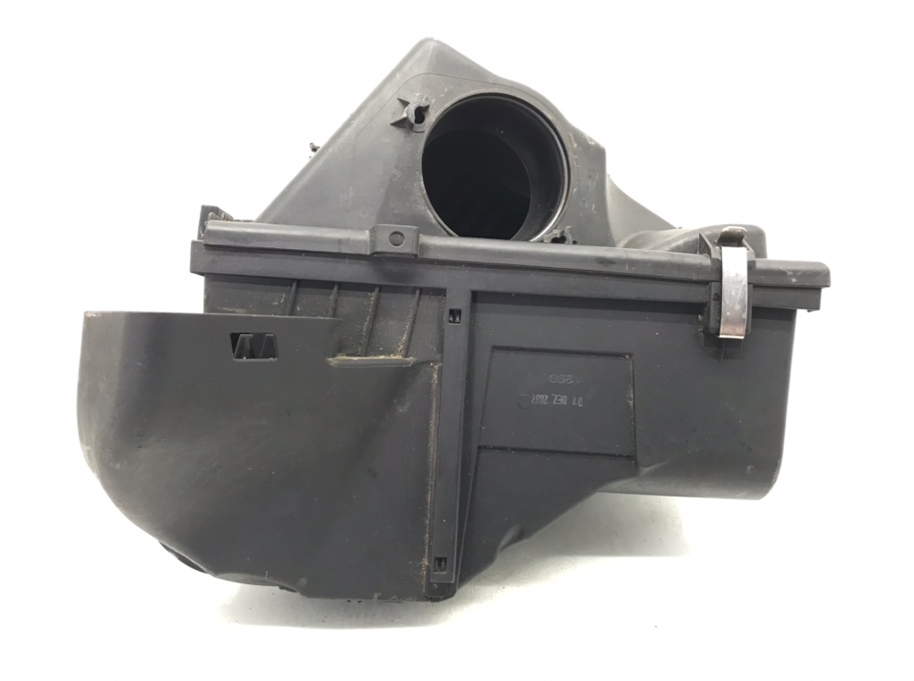 Корпус воздушного фильтра для BMW 3 E90/E91/E92/E93, 2008 г. 2.0 TD дизель б/у