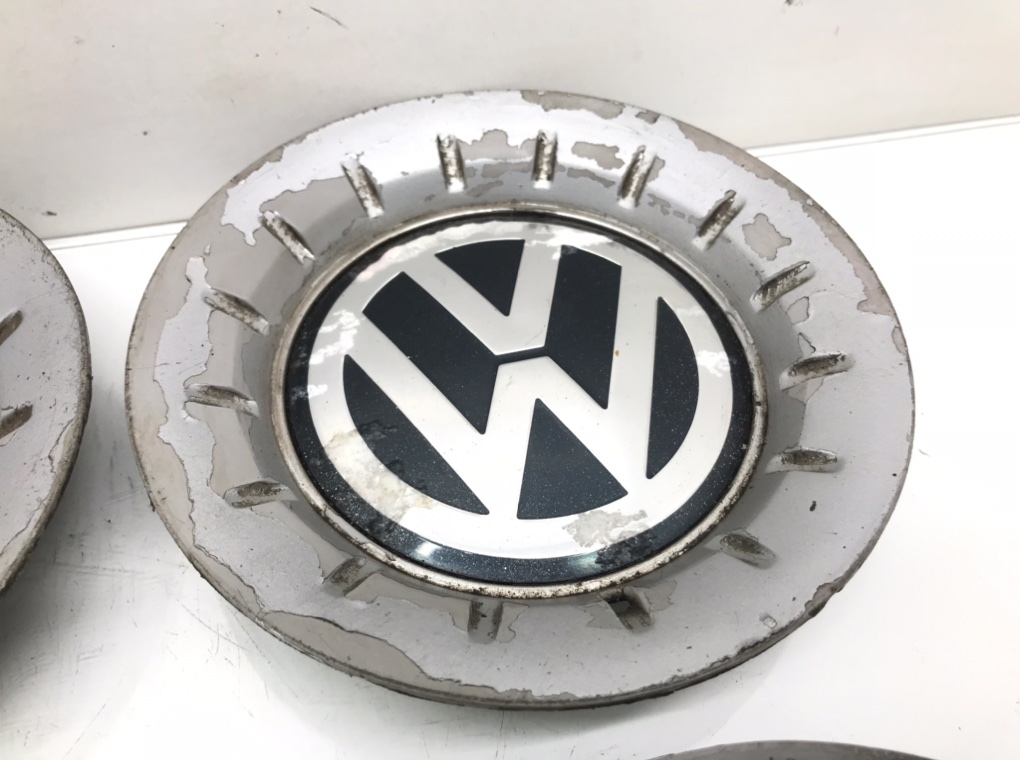 Колпачок литого диска для Volkswagen Polo, 2002 г. 1.4 i бензин б/у — фото 5