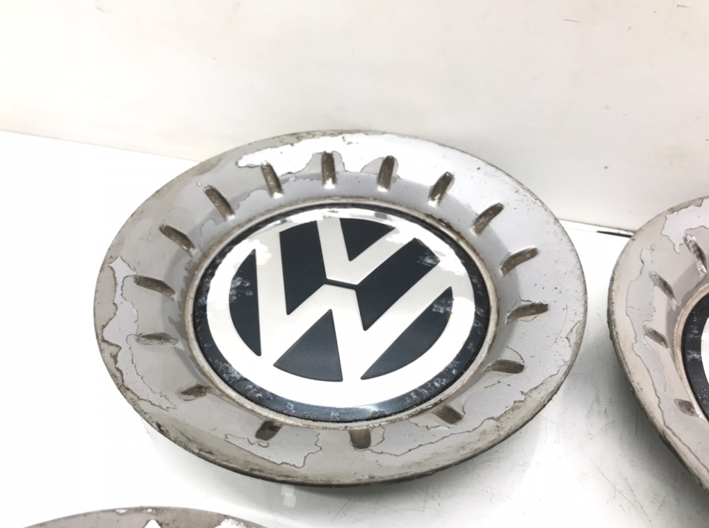 Колпачок литого диска для Volkswagen Polo, 2002 г. 1.4 i бензин б/у — фото 6