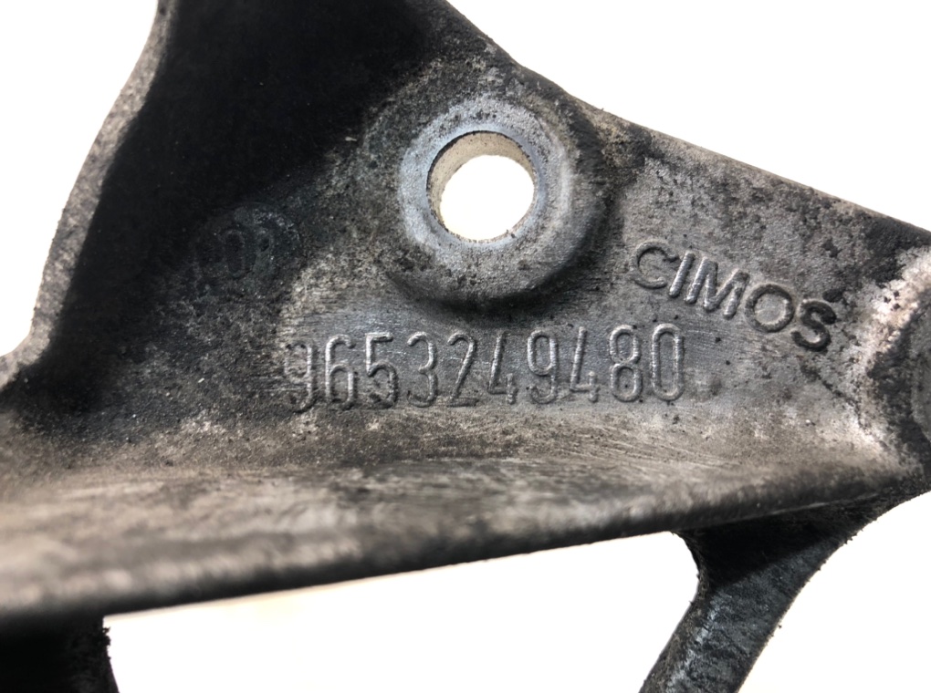 Кронштейн генератора для Citroen C3, 2008 г. 1.6 HDi дизель б/у — фото 7