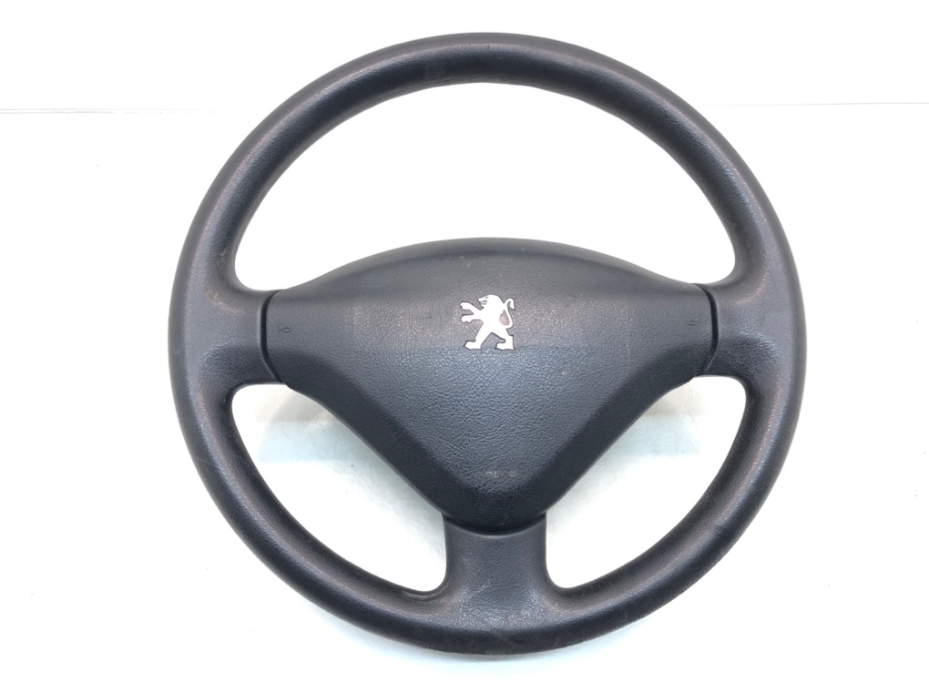 Руль для Peugeot 207, 2006 г. 1.4 i бензин б/у