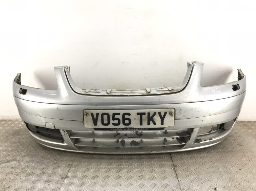 Бампер передний для Volkswagen Touran, 2006 г. 2.0 TDi дизель б/у