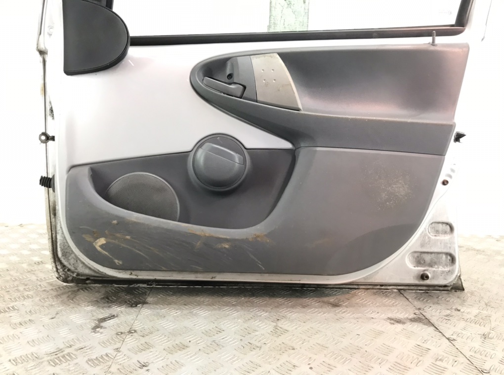 Дверь передняя правая для Toyota Aygo, 2008 г. 1.0 i бензин б/у — фото 4