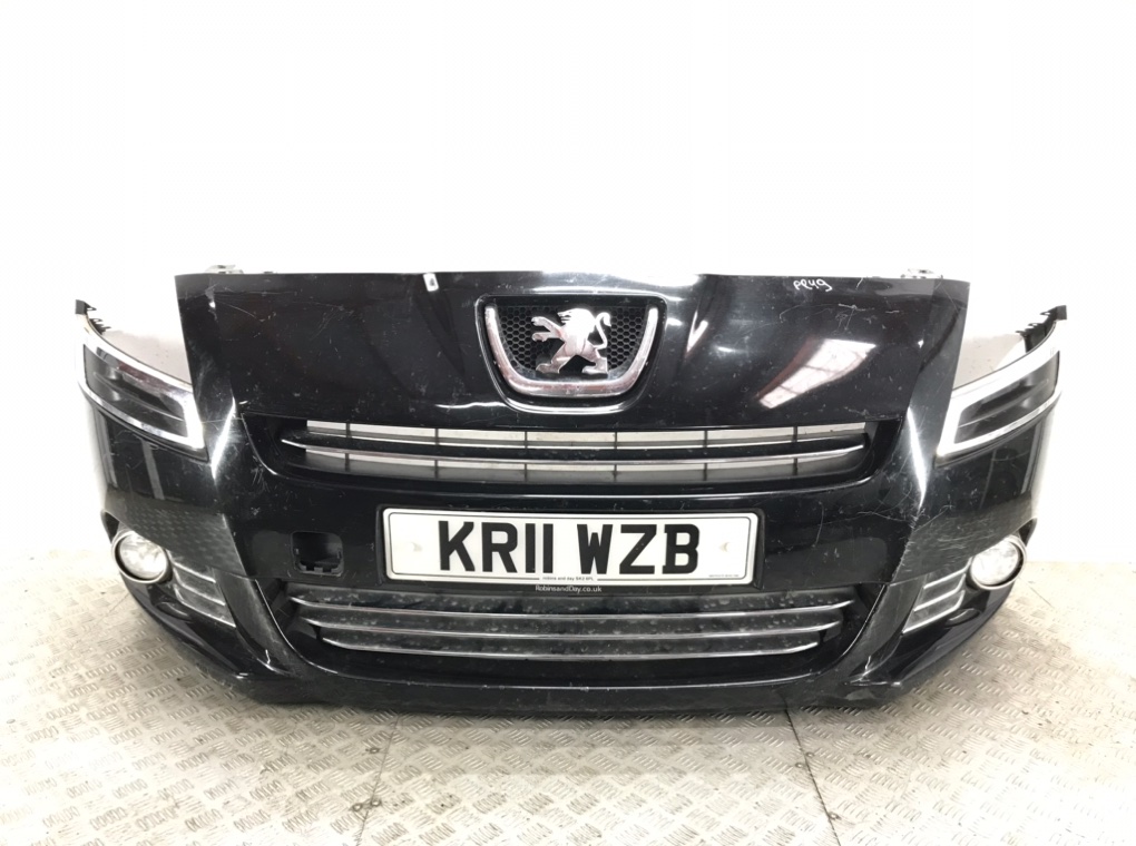 Бампер передний для Peugeot 5008, 2011 г. 1.6 HDi дизель б/у