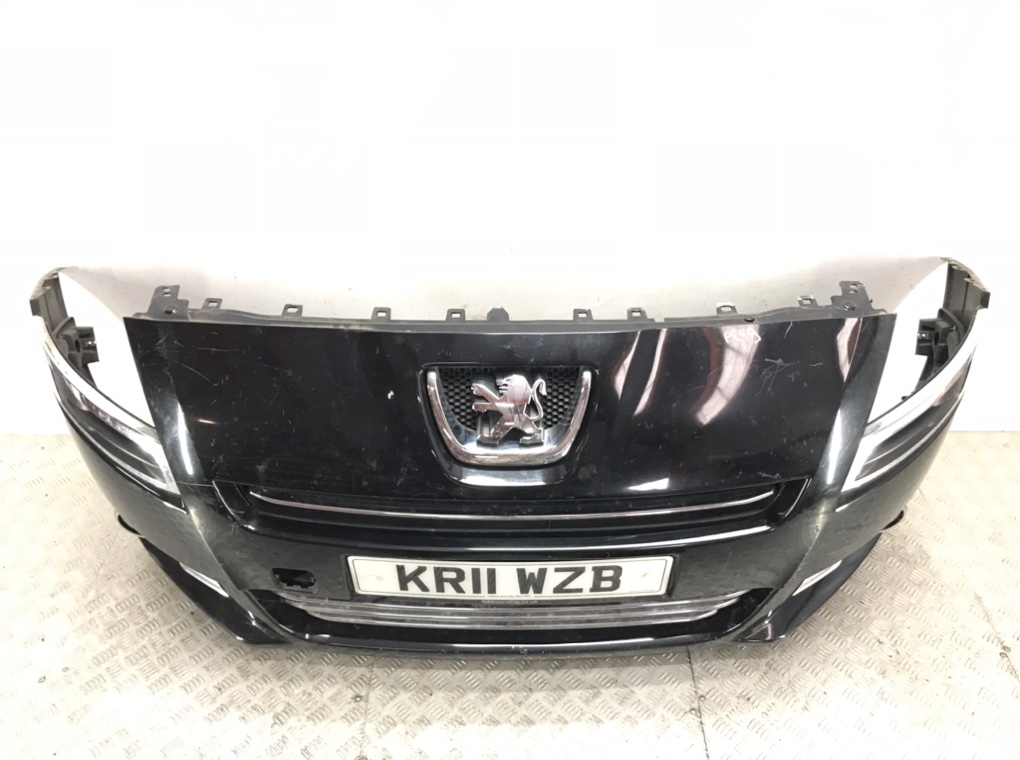 Бампер передний для Peugeot 5008, 2011 г. 1.6 HDi дизель б/у — фото 2