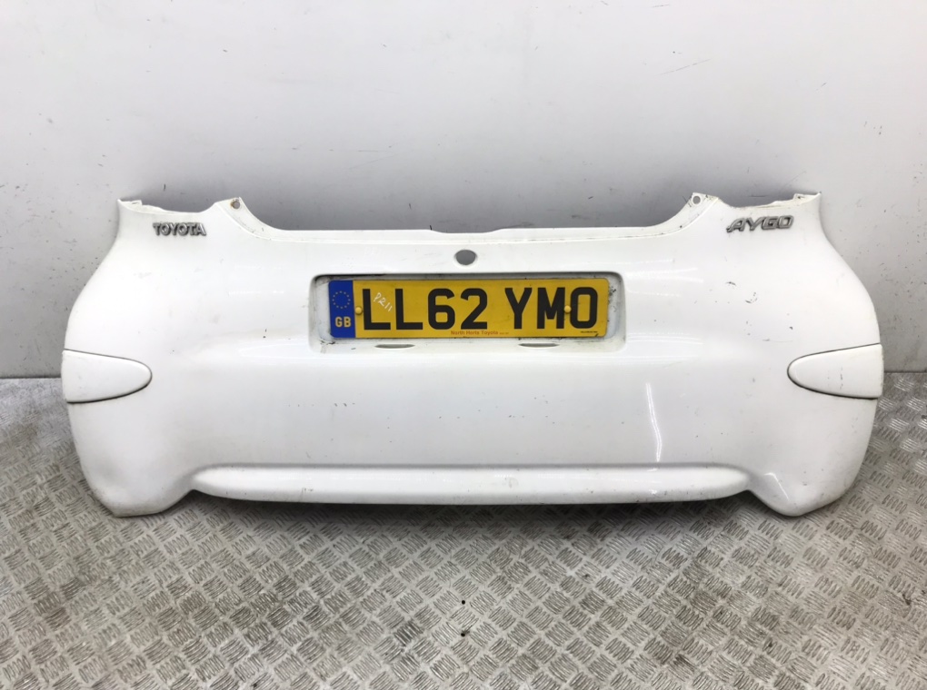 Бампер задний для Toyota Aygo, 2012 г. 1.0 i бензин б/у