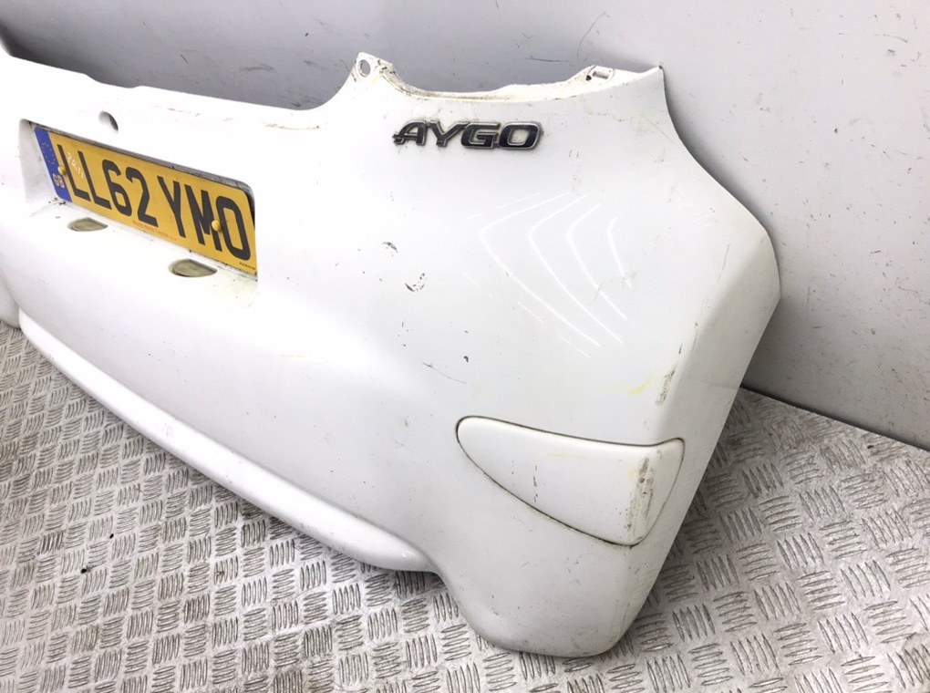 Бампер задний для Toyota Aygo, 2012 г. 1.0 i бензин б/у — фото 3