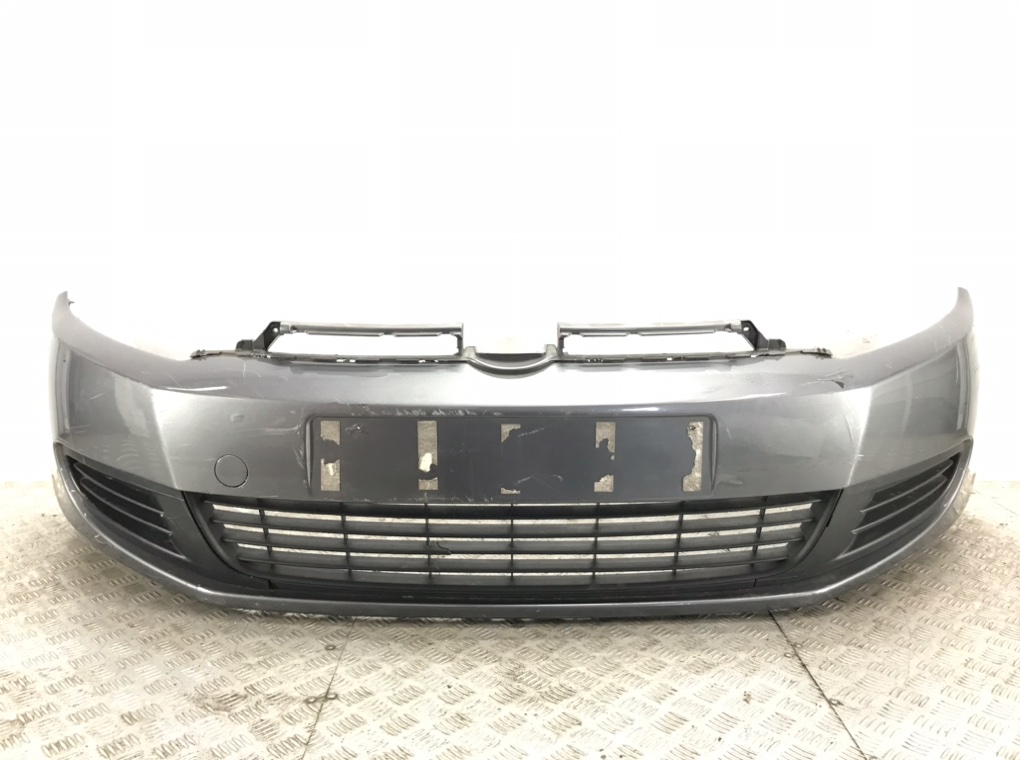 Бампер передний для Volkswagen Golf, 2009 г. 2.0 TDi дизель б/у