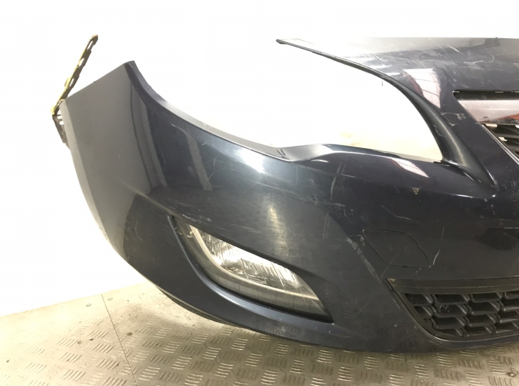 Бампер передний для Opel Astra, 2010 г. 1.3 CDTi дизель б/у — фото 3