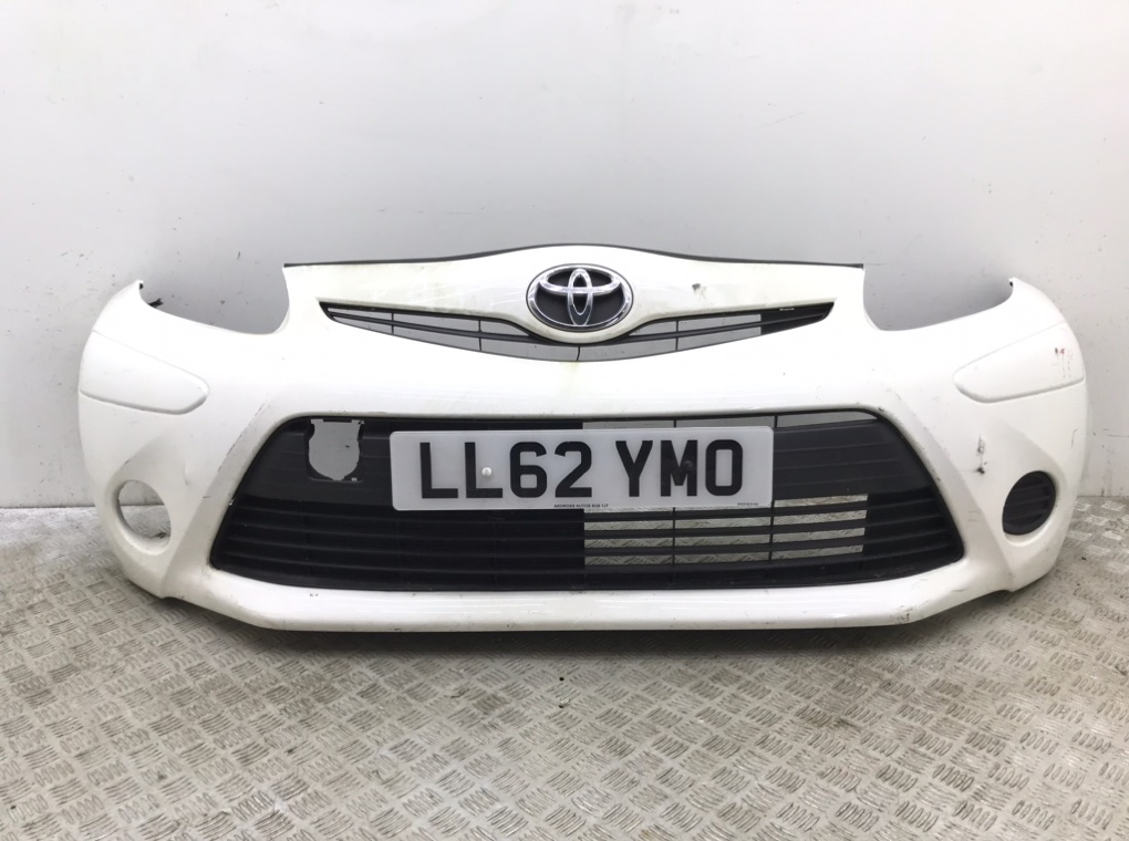 Бампер передний для Toyota Aygo, 2012 г. 1.0 i бензин б/у