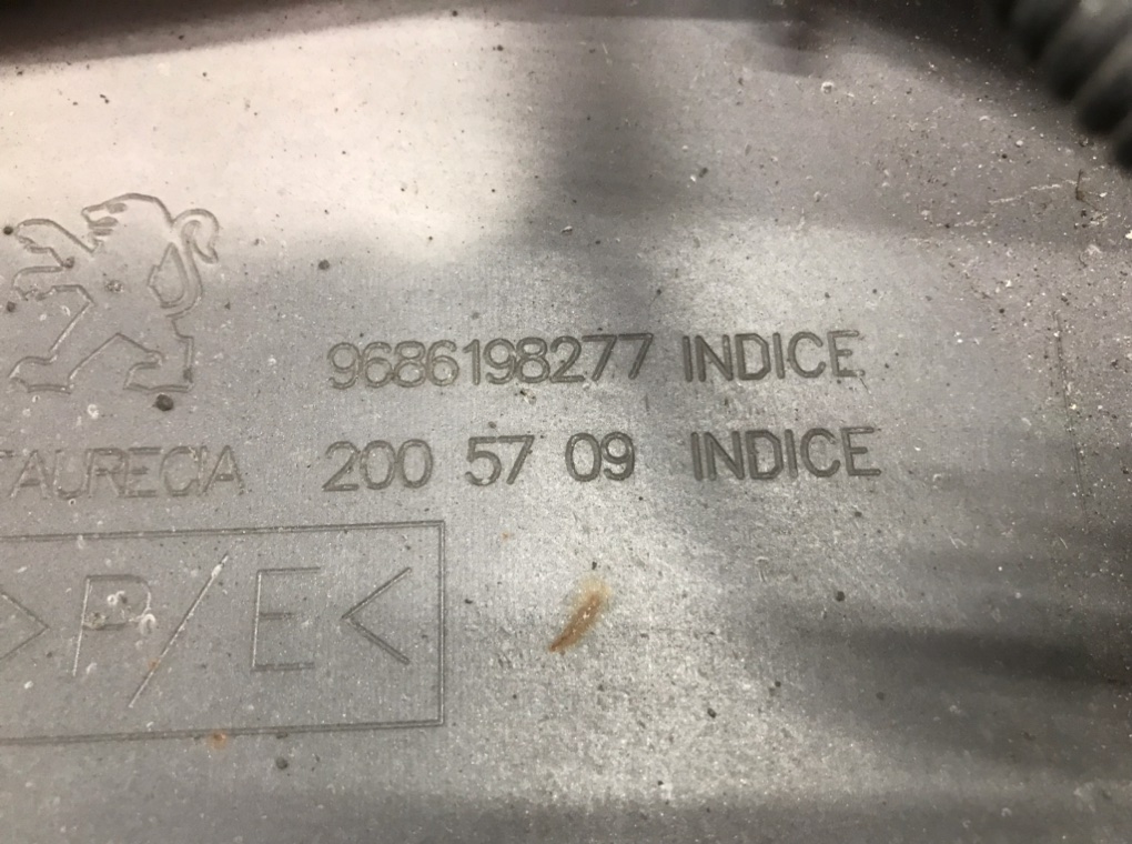 Бампер задний для Peugeot 5008, 2011 г. 1.6 HDi дизель б/у — фото 11