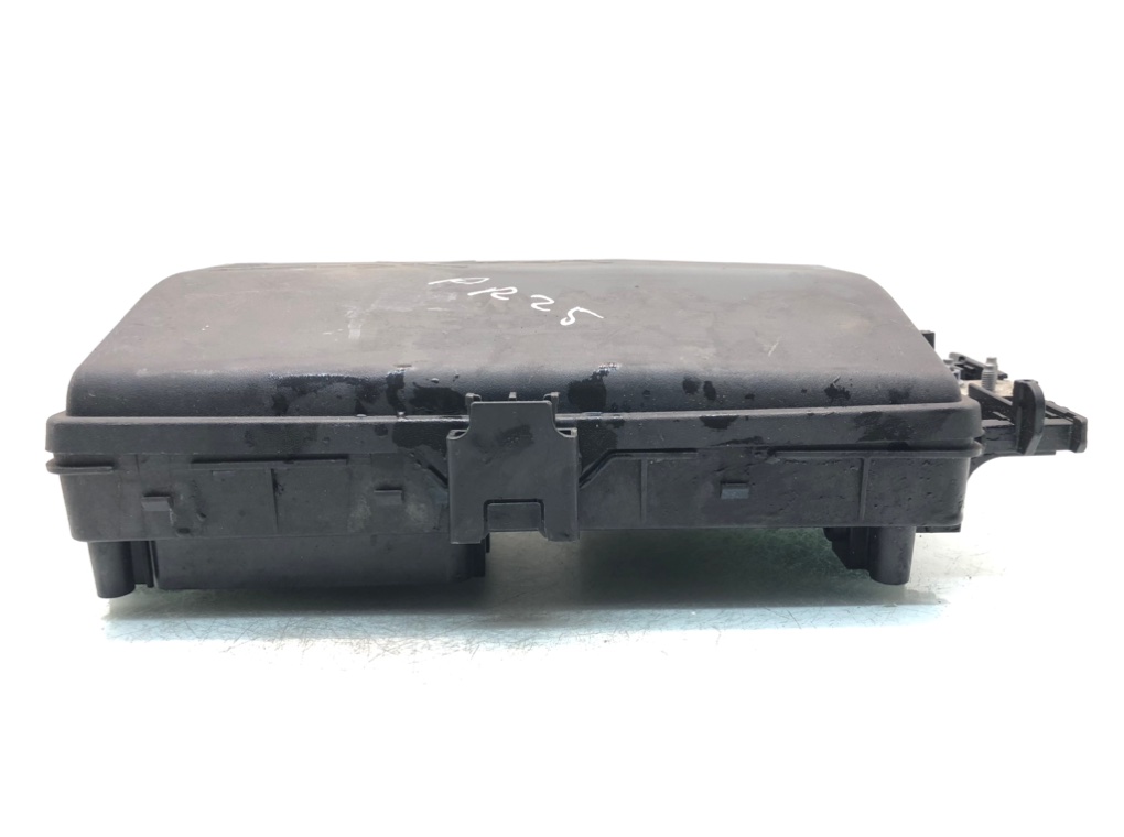Блок предохранителей для Opel Insignia, 2010 г. 2.0 CDTi дизель б/у — фото 3