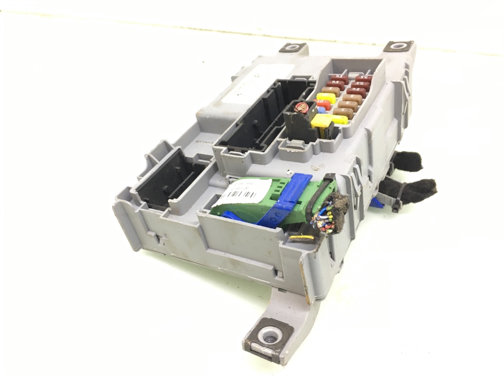 Блок предохранителей для Peugeot Bipper, 2013 г. 1.3 HDi дизель б/у — фото 2