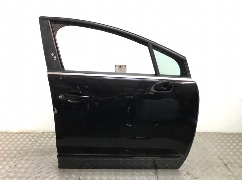 Дверь передняя правая для Peugeot 5008, 2011 г. 1.6 HDi дизель б/у