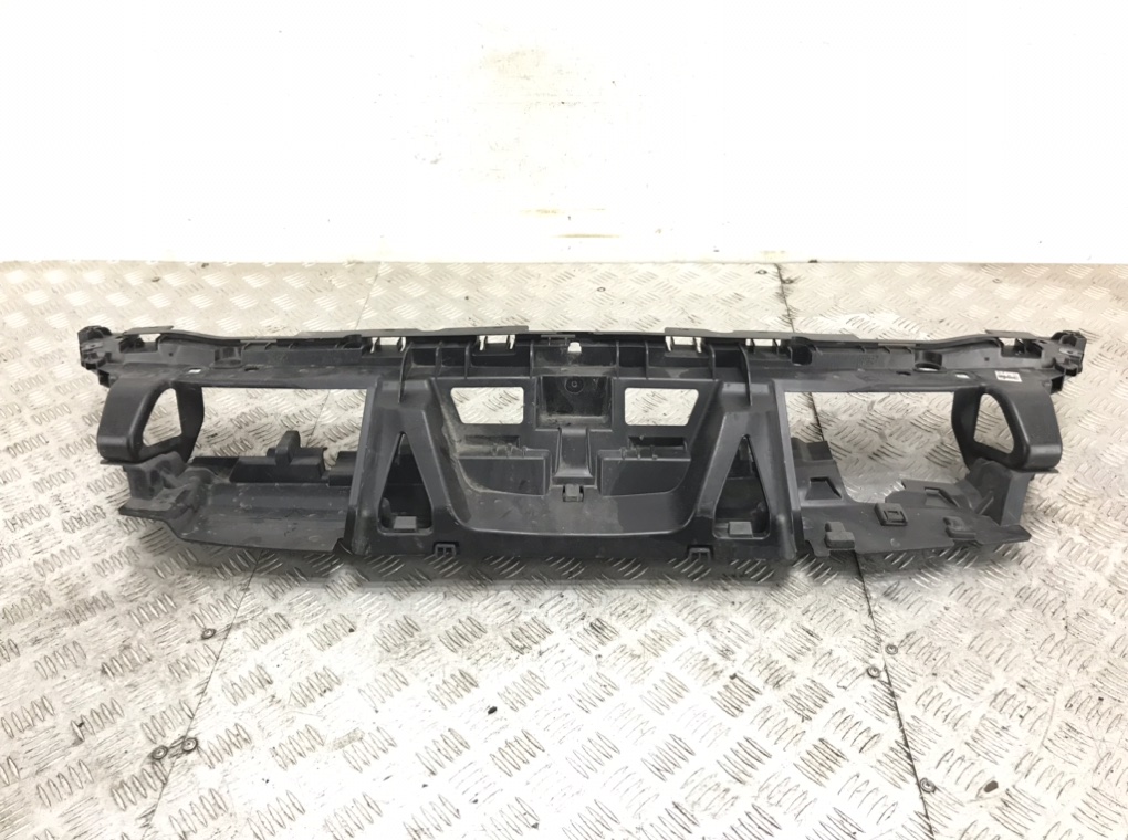 Панель передняя (телевизор) для Peugeot 5008, 2011 г. 1.6 HDi дизель б/у
