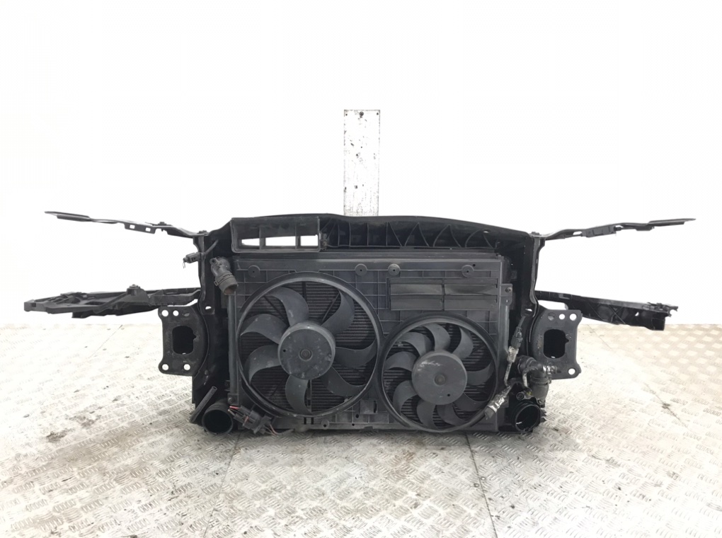 Панель передняя (телевизор) для Volkswagen Golf, 2009 г. 2.0 TDi дизель б/у — фото 7