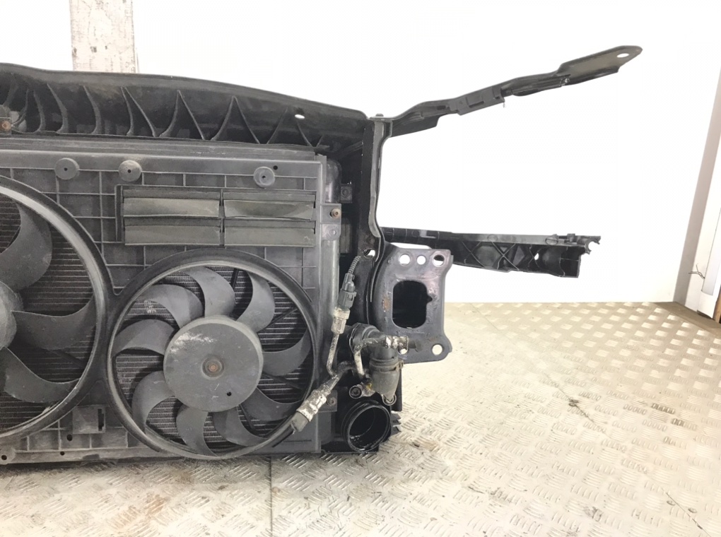 Панель передняя (телевизор) для Volkswagen Golf, 2009 г. 2.0 TDi дизель б/у — фото 9