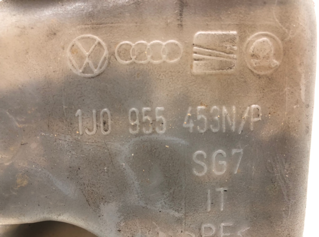 Бачок омывателя для Skoda Octavia, 2003 г. 1.9 TDi дизель б/у — фото 7