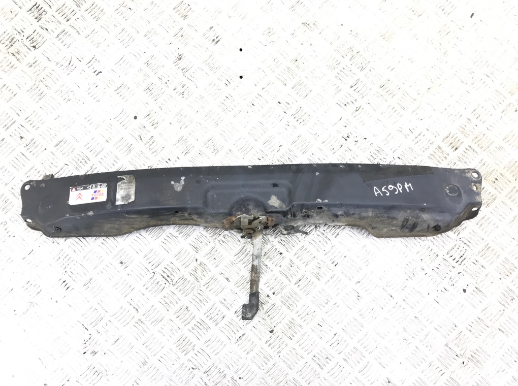 Планка под капот для Citroen Xsara, 2001 г. 2.0 HDi дизель б/у — фото 2