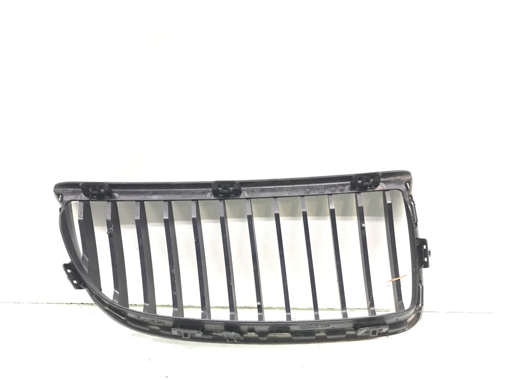 Решетка радиатора для BMW 3 E90/E91/E92/E93, 2007 г. 2.0 TD дизель б/у — фото 3