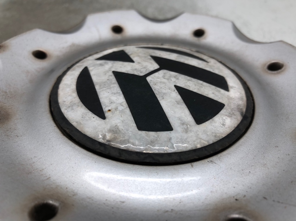 Колпачок литого диска для Volkswagen Passat, 2005 г. 1.9 TDi дизель б/у — фото 4