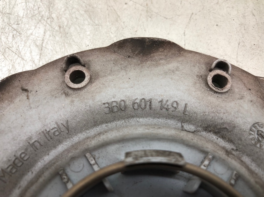 Колпачок литого диска для Volkswagen Passat, 2005 г. 1.9 TDi дизель б/у — фото 5