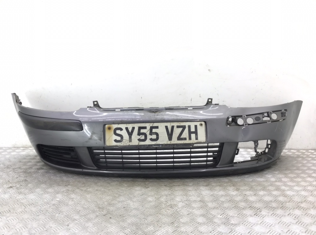 Бампер передний для Volkswagen Golf, 2005 г. 1.6 FSI бензин б/у