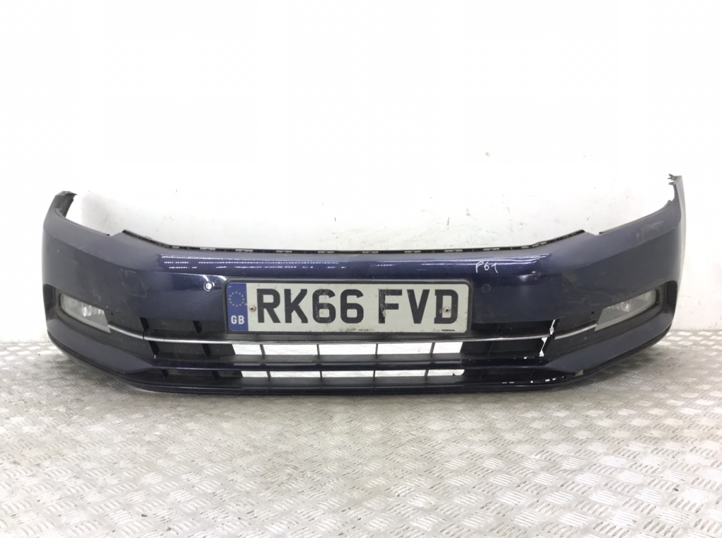 Бампер передний для Volkswagen Passat, 2016 г. 1.6 TDi дизель б/у