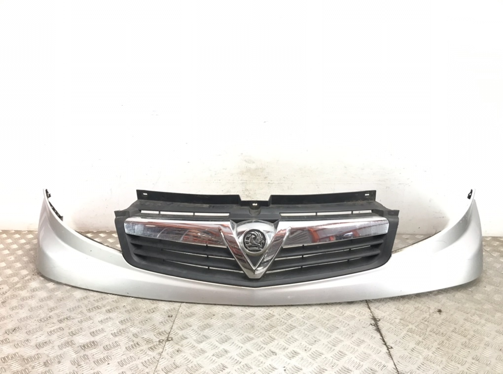 Решетка радиатора для Opel Vivaro, 2007 г. 2.0 б/у