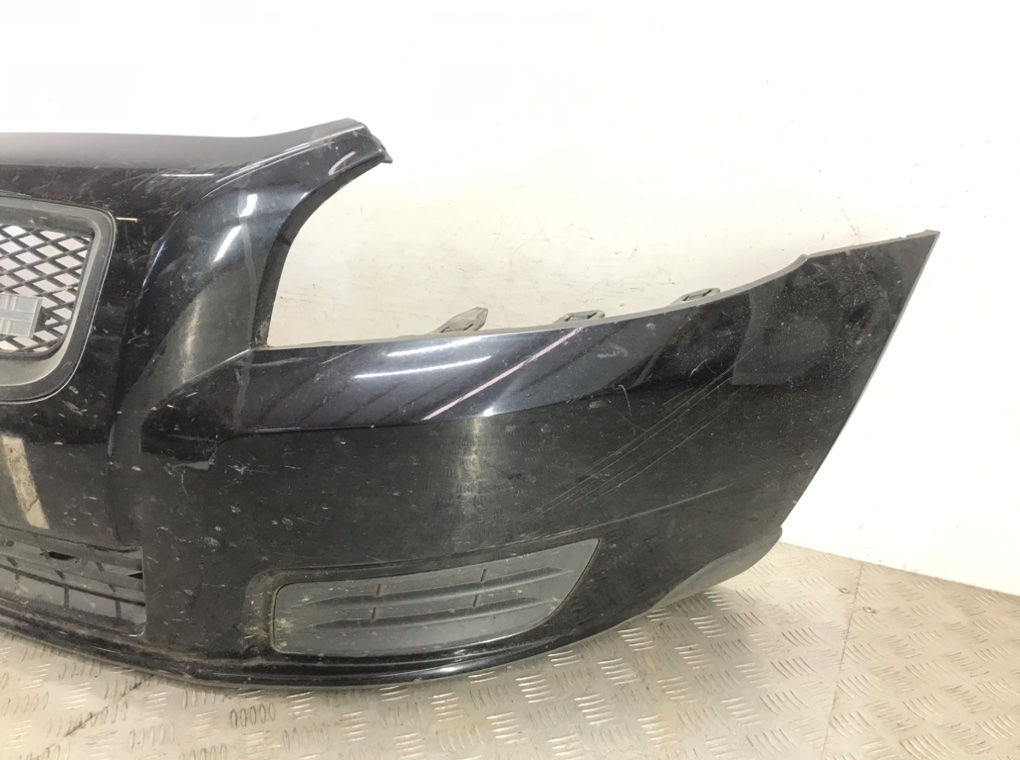 Бампер передний для Volvo V50, 2008 г. 2.0 TD дизель б/у — фото 2