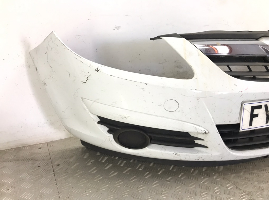 Бампер передний для Opel Corsa, 2009 г. 1.0 i бензин б/у — фото 3