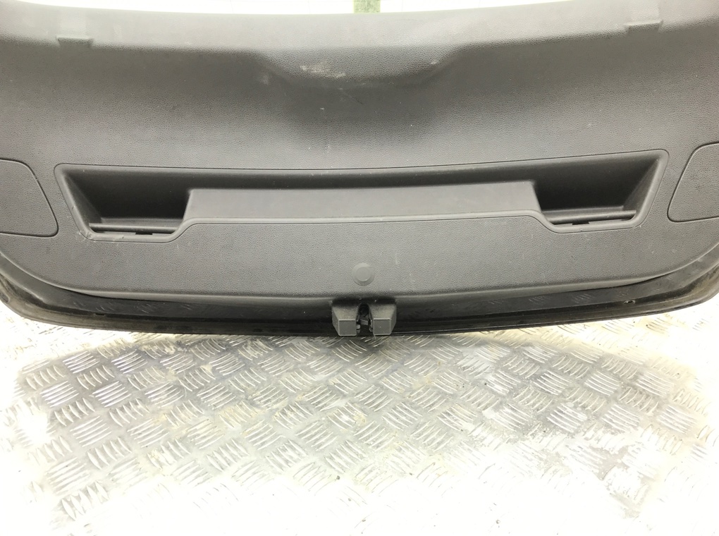 Крышка багажника для Opel Astra, 2009 г. 2.0 CDTi дизель б/у — фото 4