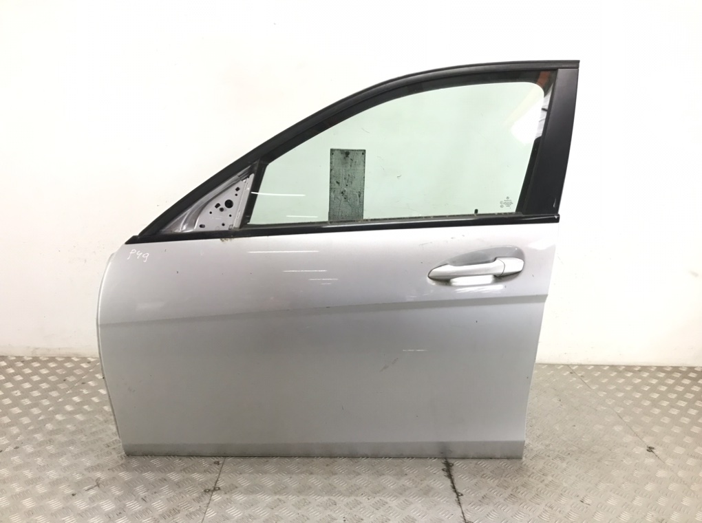 Дверь передняя левая для Mercedes C W204, 2008 г. 2.2 CDi дизель б/у