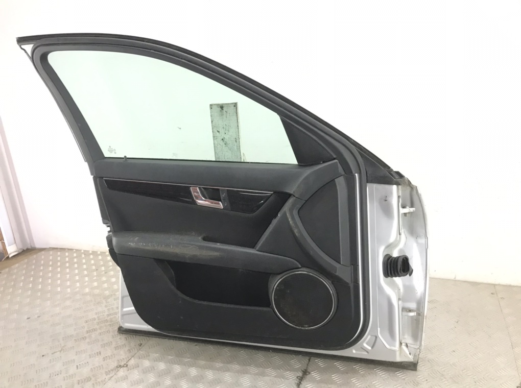 Дверь передняя левая для Mercedes C W204, 2008 г. 2.2 CDi дизель б/у — фото 5