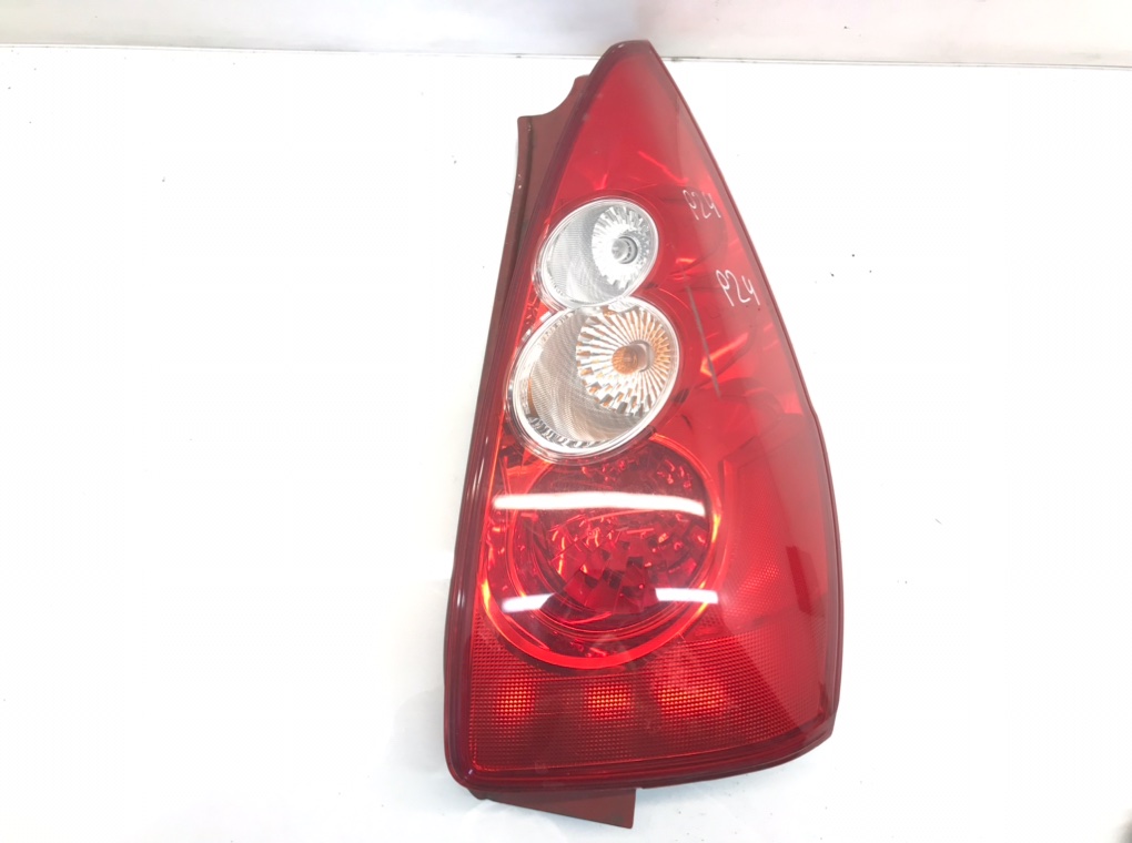 Фонарь задний правый для Mazda 5, 2006 г. 2.0 TD дизель б/у